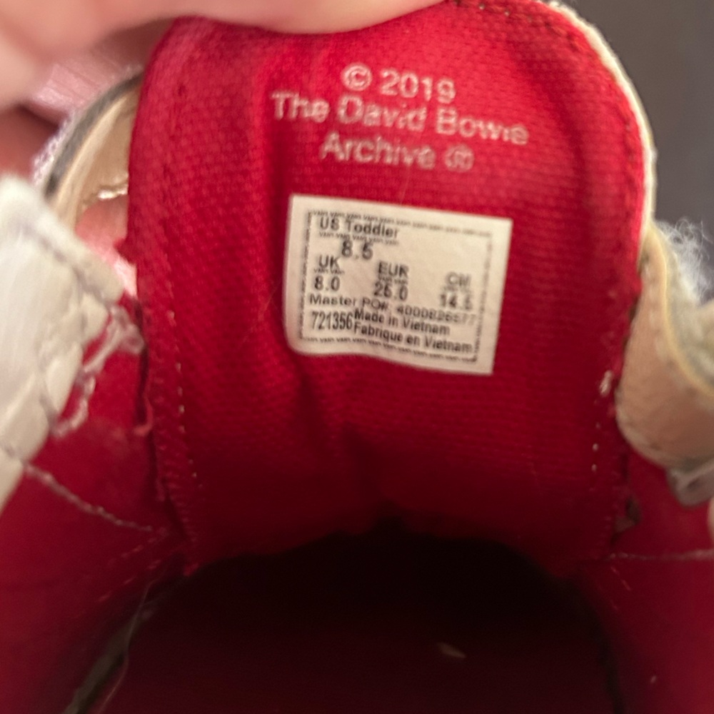 Vans Kids Sneakers in Cream and Red - Picture 9 of 9